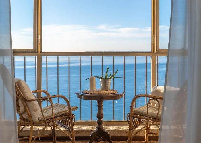 City Vibes Apartment With Balcony And Spectacular View