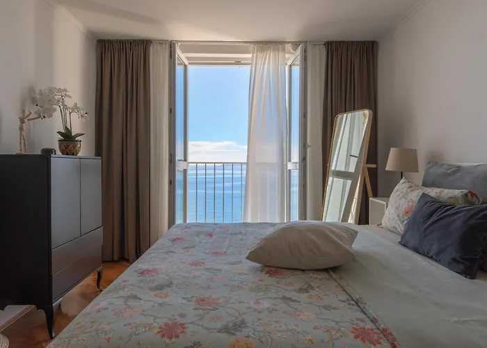 City Vibes Apartment With Balcony And Spectacular View